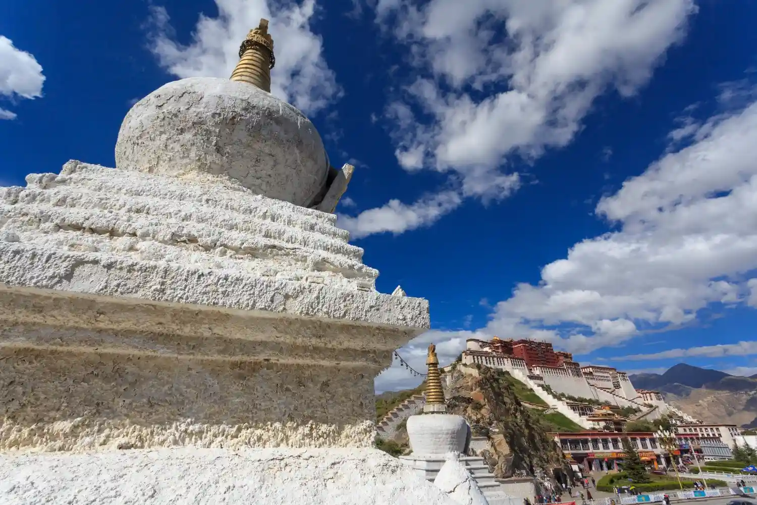 HIMALAYA OVERLAND ADVENTURE FROM KATHMANDU TO LHASA /FLY OUT