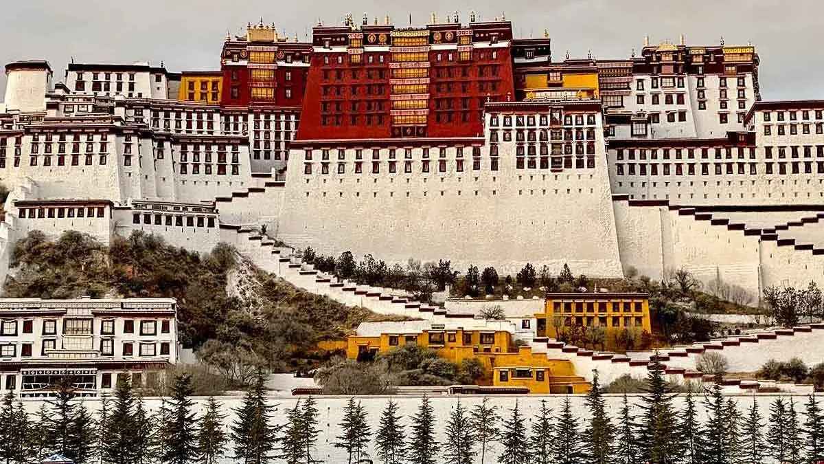 FLY TO LHASA & FREE DAY IN LHASA — B/L/D