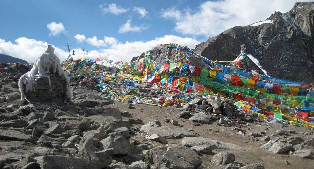 HOLY TREK & CLIMBING TO ZUTHULPUK, B/L/D